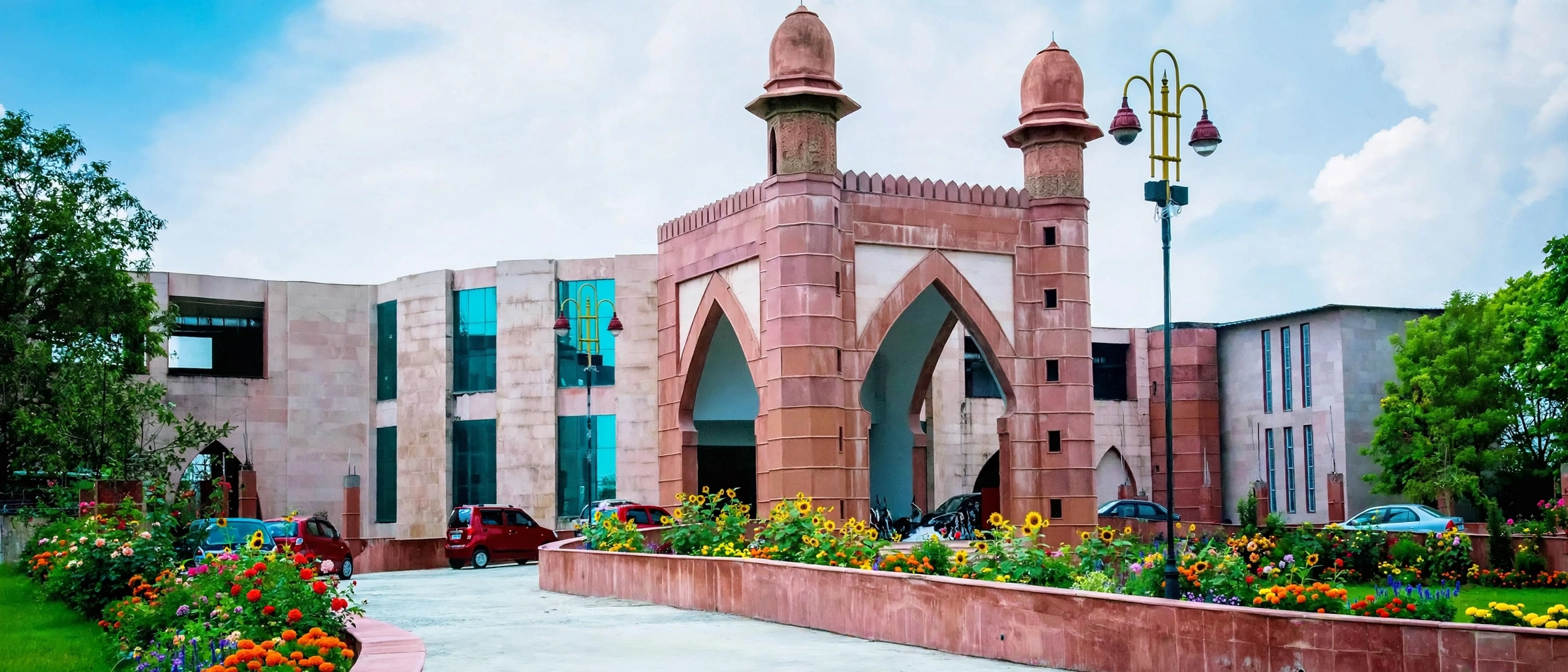 Khwaja Moinuddin Chishti Language University