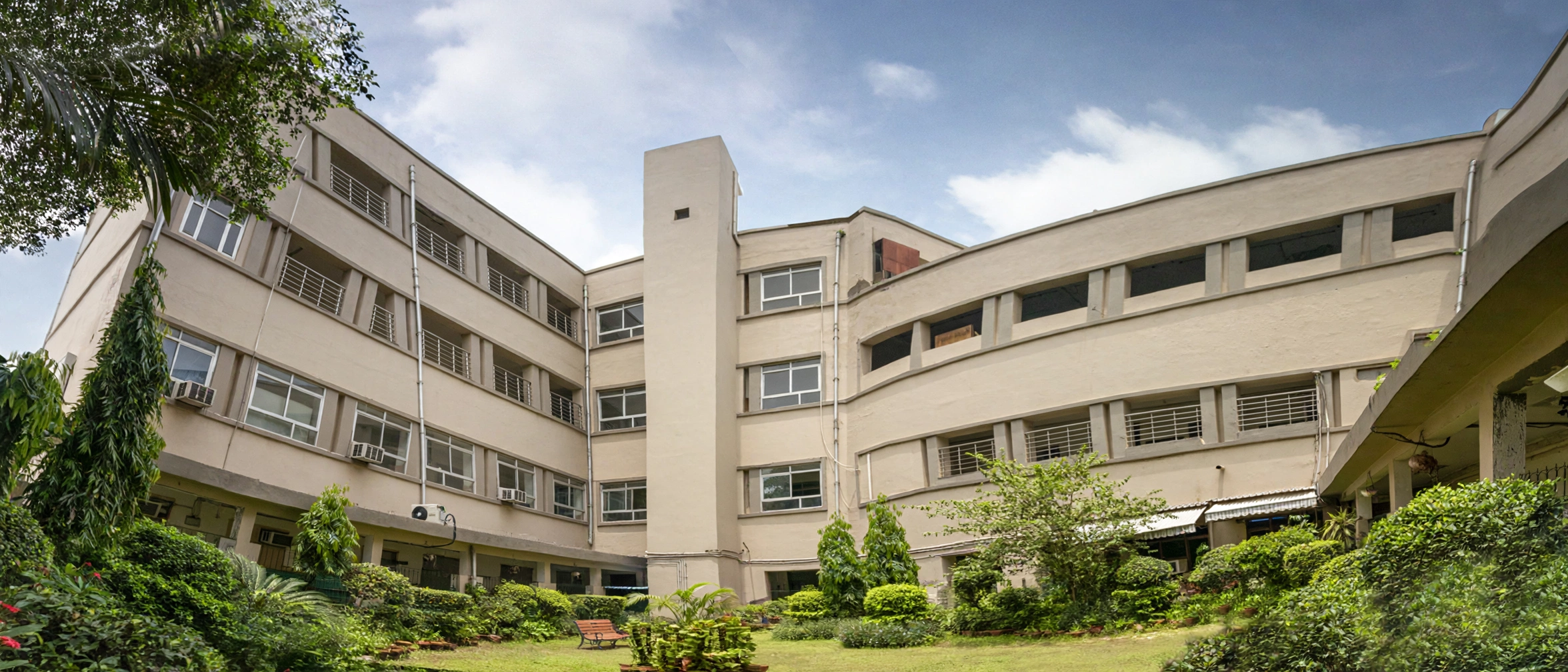Sri Guru Nanak Dev Khalsa College, University of Delhi