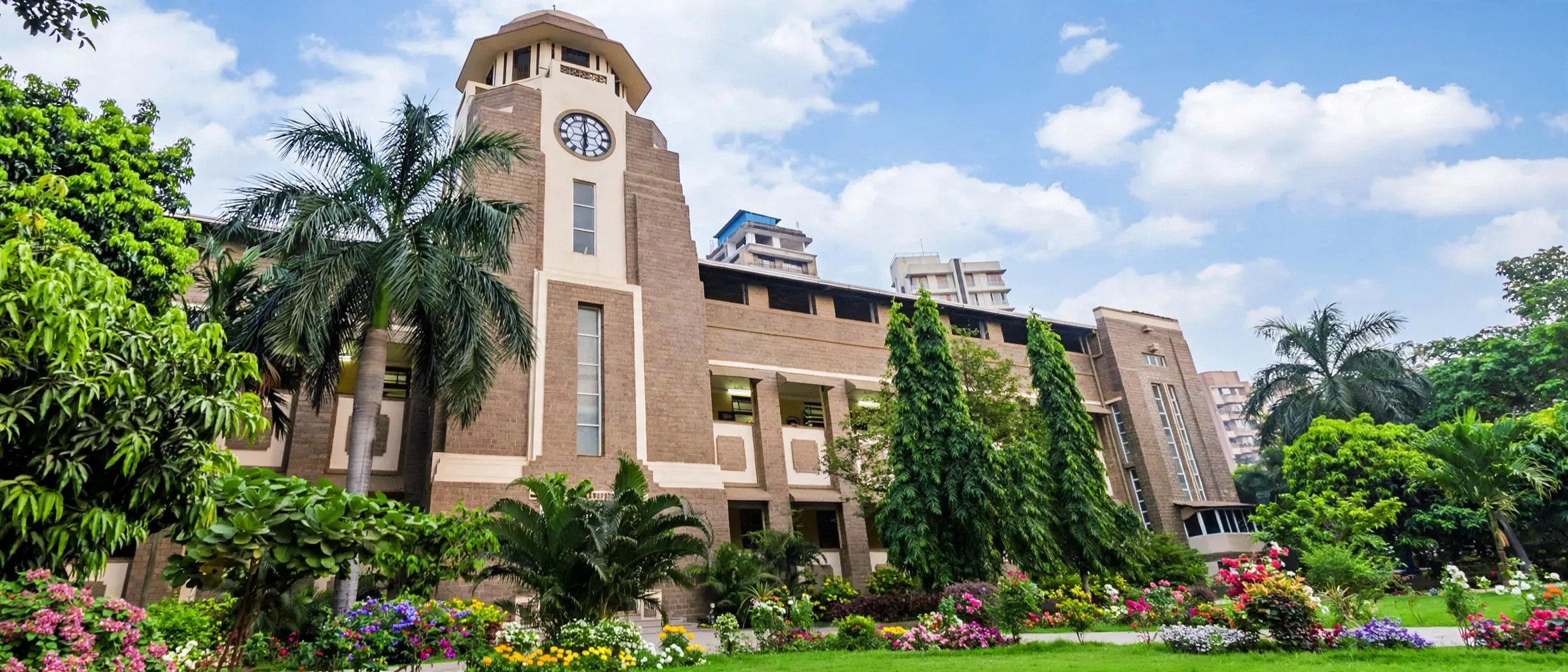R. A. Podar College of Commerce and Economics
